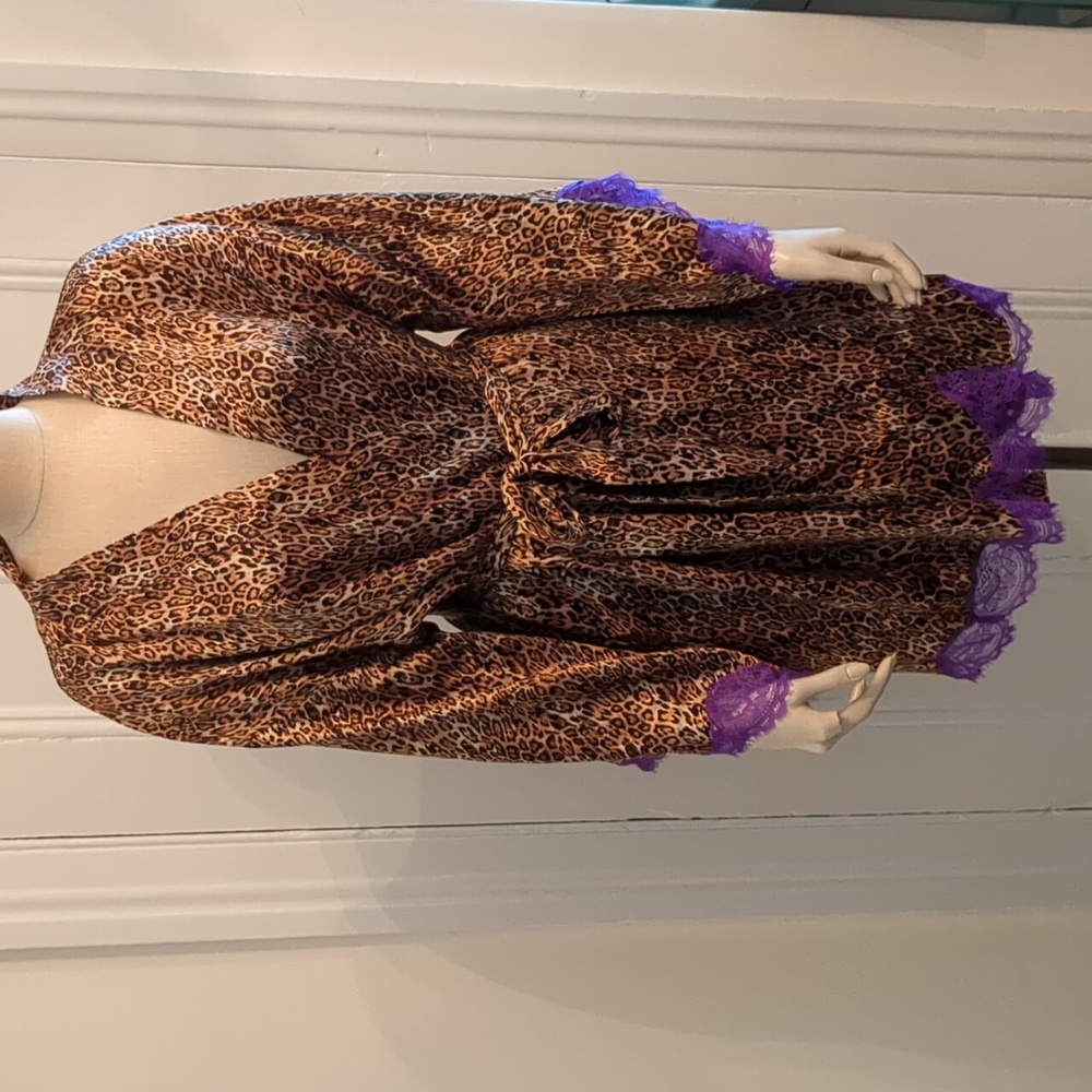 NWT Victoria Secret 100% Silk Robe in Lepard with Purple Lace